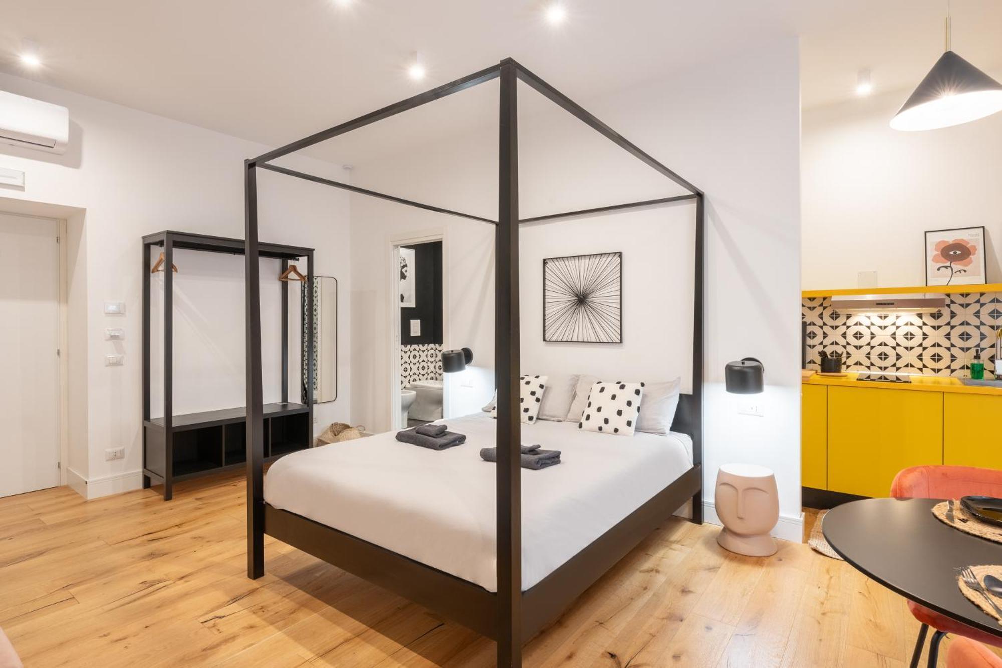 The Idyll Boutique Apartment - Suite In Napoli'S Spanish Quarters Exterior photo